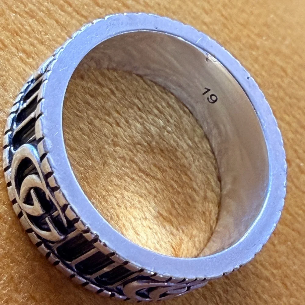 GUCCI Marmont GG Aged Sterling Silver Ring, Size 19